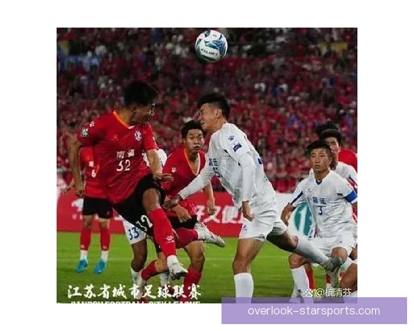 《世界杯预选赛激战正酣 中国队力争晋级全力以赴》